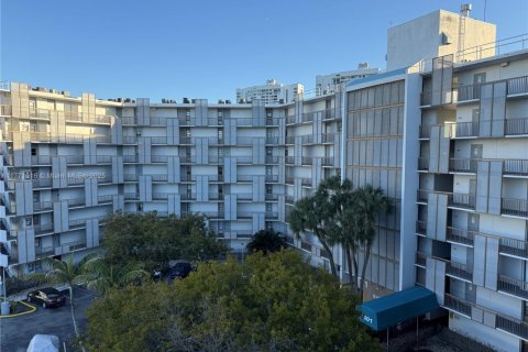 Condominio en venta en Aventura, Florida, 2 dormitorios, 92.34 m2 № 1726470 - foto 24