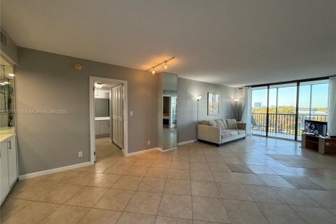 Condominio en venta en Aventura, Florida, 2 dormitorios, 92.34 m2 № 1726470 - foto 16
