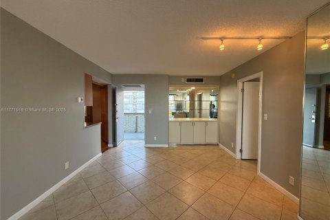 Condominio en venta en Aventura, Florida, 2 dormitorios, 92.34 m2 № 1726470 - foto 9