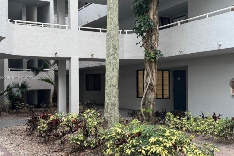 Condo in Miami, Florida, 2 bedrooms  № 2043209