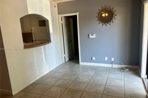 Commercial property in Fort Lauderdale, Florida 121.33 sq.m. № 2042810 - photo 4