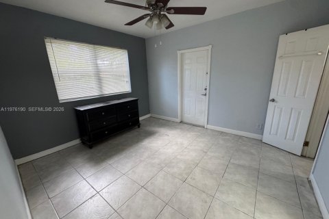 Commercial property in Fort Lauderdale, Florida 121.33 sq.m. № 2042810 - photo 29