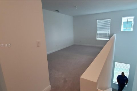 Casa en venta en Deerfield Beach, Florida, 5 dormitorios, 241.92 m2 № 1970426 - foto 10