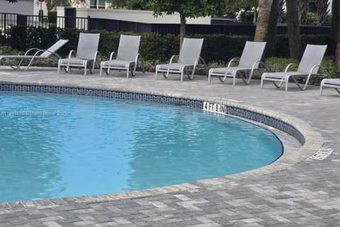 Casa en venta en Deerfield Beach, Florida, 5 dormitorios, 241.92 m2 № 1970426 - foto 17