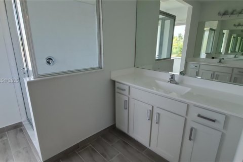 Casa en venta en Deerfield Beach, Florida, 5 dormitorios, 241.92 m2 № 1970426 - foto 13