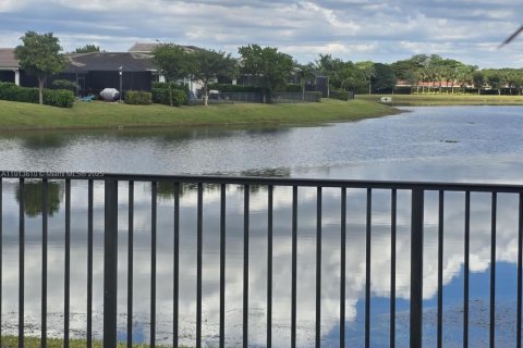 Casa en venta en Deerfield Beach, Florida, 5 dormitorios, 241.92 m2 № 1970426 - foto 14