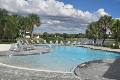Casa en venta en Deerfield Beach, Florida, 5 dormitorios, 241.92 m2 № 1970426 - foto 19