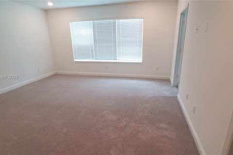 Casa en venta en Deerfield Beach, Florida, 5 dormitorios, 241.92 m2 № 1970426 - foto 11