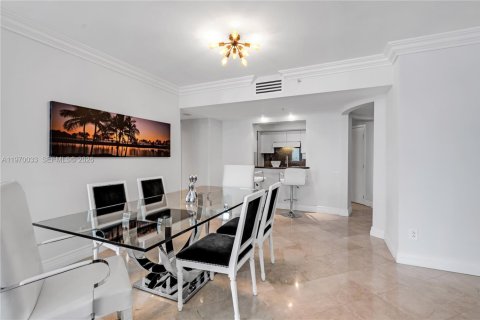 Снять в аренду кондоминиум в Майами-Бич, Флорида 2 спальни, 161.65м2, № 2030822 - фото 7