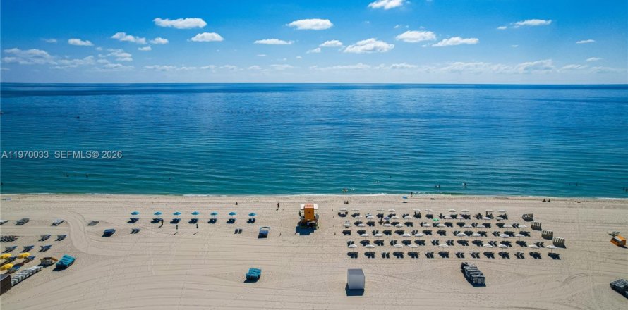 Кондоминиум с 2 спальнями в Майами-Бич, Флорида № 2030822