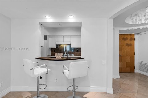 Снять в аренду кондоминиум в Майами-Бич, Флорида 2 спальни, 161.65м2, № 2030822 - фото 11