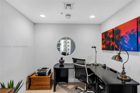 Снять в аренду кондоминиум в Майами-Бич, Флорида 2 спальни, 161.65м2, № 2030822 - фото 25