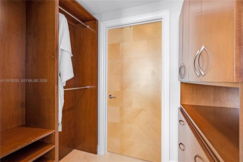 Снять в аренду кондоминиум в Майами-Бич, Флорида 2 спальни, 161.65м2, № 2030822 - фото 19