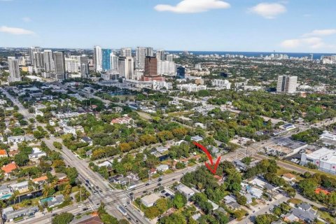House in Fort Lauderdale, Florida 2 bedrooms, 128.58 sq.m. № 2080678 - photo 3