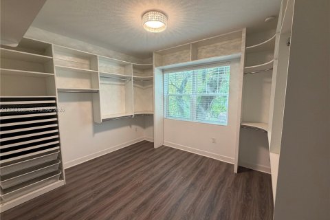 Touwnhouse à louer à Fort Lauderdale, Floride: 3 chambres, 187.11 m2 № 2351177 - photo 25