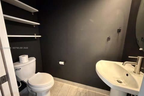Touwnhouse à louer à Fort Lauderdale, Floride: 3 chambres, 187.11 m2 № 2351177 - photo 11