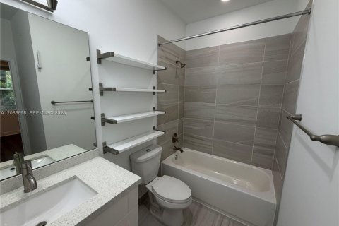 Touwnhouse à louer à Fort Lauderdale, Floride: 3 chambres, 187.11 m2 № 2351177 - photo 27