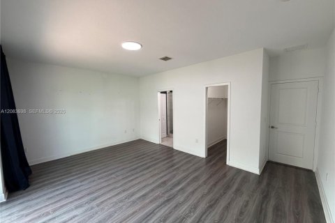 Touwnhouse à louer à Fort Lauderdale, Floride: 3 chambres, 187.11 m2 № 2351177 - photo 15