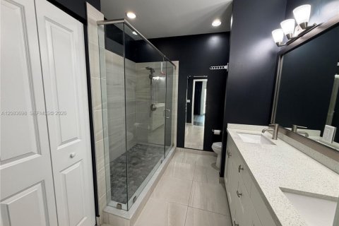 Touwnhouse à louer à Fort Lauderdale, Floride: 3 chambres, 187.11 m2 № 2351177 - photo 17