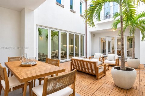 Touwnhouse à vendre à Coral Gables, Floride: 3 chambres, 276.48 m2 № 2397235 - photo 30