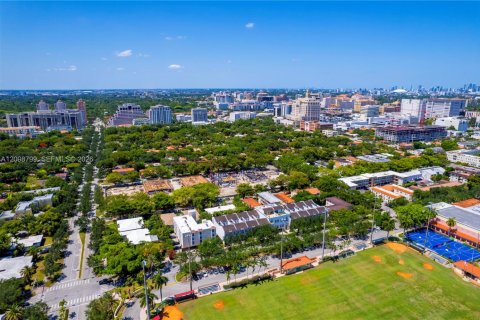 Touwnhouse à vendre à Coral Gables, Floride: 3 chambres, 276.48 m2 № 2397235 - photo 28