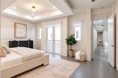 Touwnhouse à vendre à Coral Gables, Floride: 3 chambres, 276.48 m2 № 2397235 - photo 19