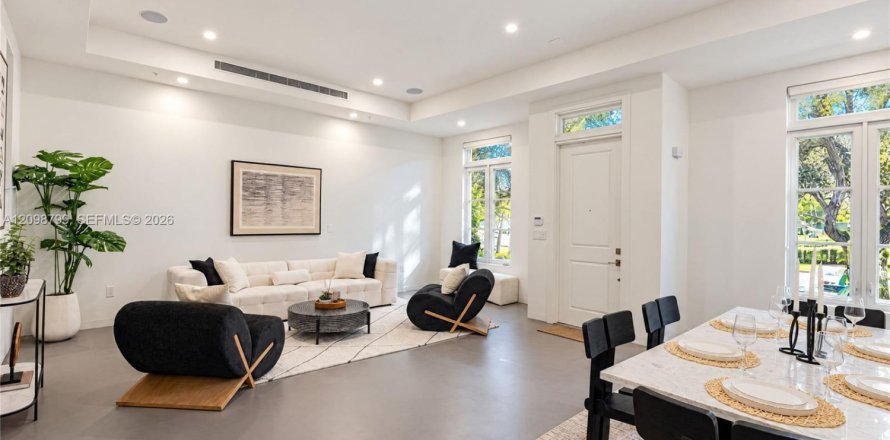 Touwnhouse à Coral Gables, Floride 3 chambres, 276.48 m2 № 2397235