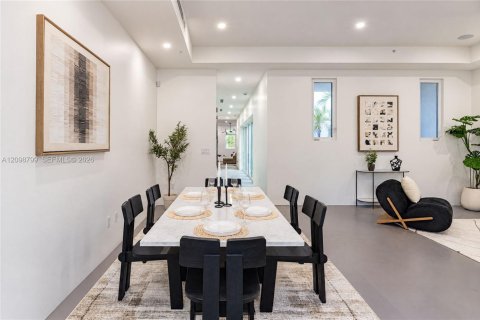 Touwnhouse à vendre à Coral Gables, Floride: 3 chambres, 276.48 m2 № 2397235 - photo 6
