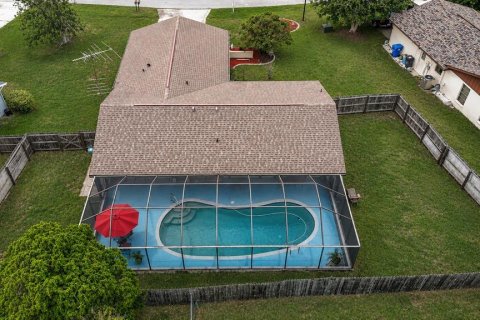 House in Brooksville, Florida 2 bedrooms, 127.55 sq.m. № 2198977 - photo 18