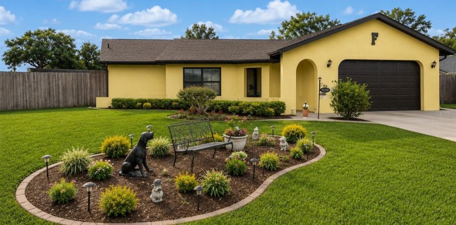 House in Brooksville, Florida 2 bedrooms, 127.55 sq.m. № 2198977