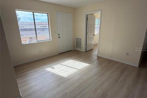 Condo in Winter Haven, Florida, 2 bedrooms  № 2368757 - photo 10