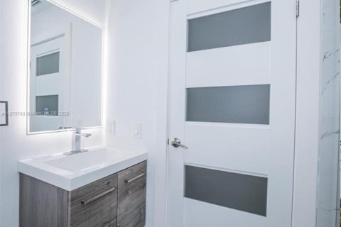 Casa en venta en Miami, Florida, 3 dormitorios, 129.41 m2 № 1921509 - foto 17