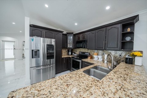 Casa en venta en Miami, Florida, 3 dormitorios, 129.41 m2 № 1921509 - foto 10