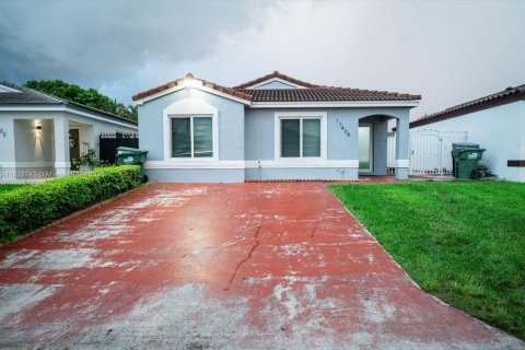Casa en venta en Miami, Florida, 3 dormitorios, 129.41 m2 № 1921509 - foto 1
