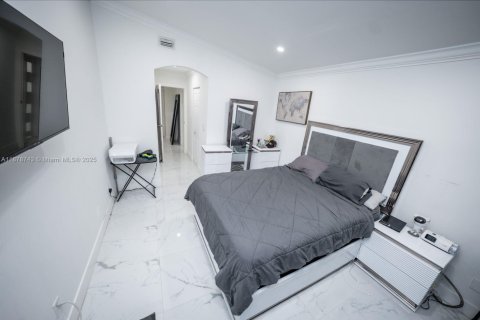 Casa en venta en Miami, Florida, 3 dormitorios, 129.41 m2 № 1921509 - foto 22