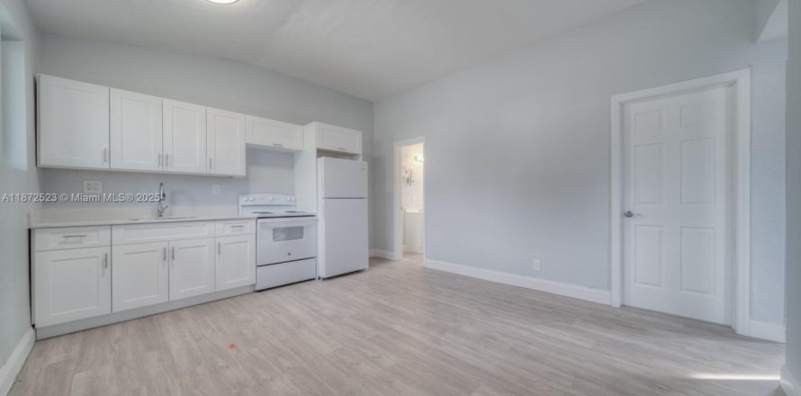 Таунхаус в Майами, Флорида 3 спальни, 60.39м2 № 1922572