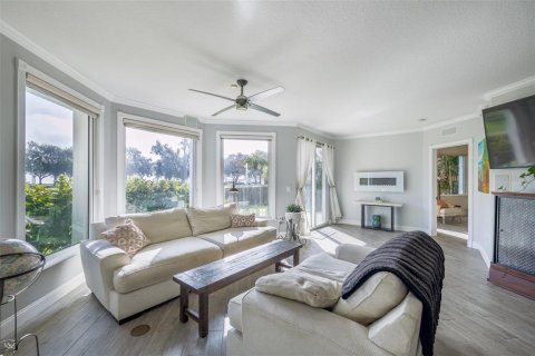 Condo in Saint Petersburg, Florida, 2 bedrooms  № 2212922 - photo 15