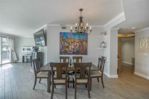Condo in Saint Petersburg, Florida, 2 bedrooms  № 2212922 - photo 3