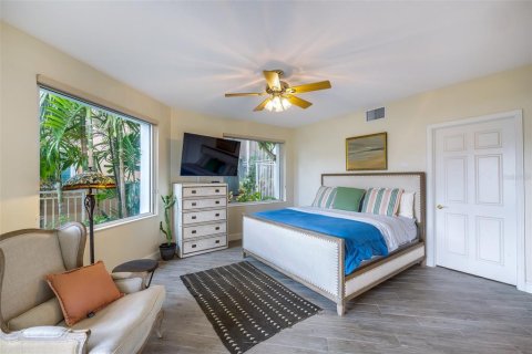 Condo in Saint Petersburg, Florida, 2 bedrooms  № 2212922 - photo 6