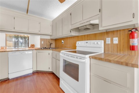 Купить кондоминиум в Майами-Гарденс, Флорида 2 спальни, 109.62м2, № 1995592 - фото 9