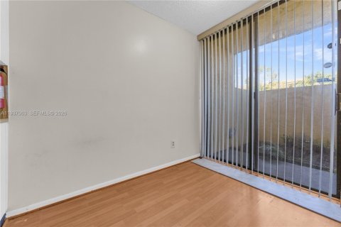 Купить кондоминиум в Майами-Гарденс, Флорида 2 спальни, 109.62м2, № 1995592 - фото 18