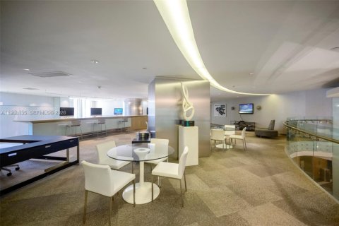 Condo in Miami, Florida, 1 bedroom  № 2031672 - photo 10