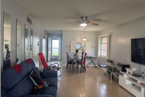 Villa ou maison à vendre à Lehigh Acres, Floride: 2 chambres № 1939724 - photo 28