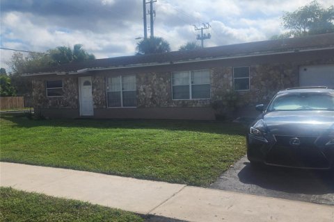 Immobilier commercial à louer à North Lauderdale, Floride: 3 pièces, 160.26 m2 № 2147374 - photo 19
