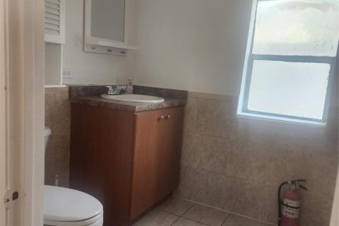 Immobilier commercial à louer à North Lauderdale, Floride: 3 pièces, 160.26 m2 № 2147374 - photo 8