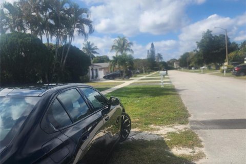 Immobilier commercial à louer à North Lauderdale, Floride: 3 pièces, 160.26 m2 № 2147374 - photo 21