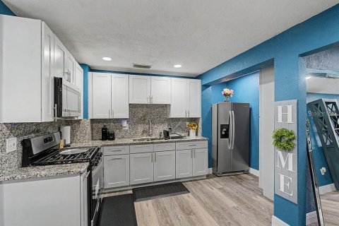 Casa en venta en Gainesville, Florida, 4 dormitorios, 152.27 m2 № 2211360 - foto 5