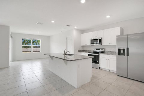 House in Davenport, Florida 3 bedrooms, 160.26 sq.m. № 1722426 - photo 4