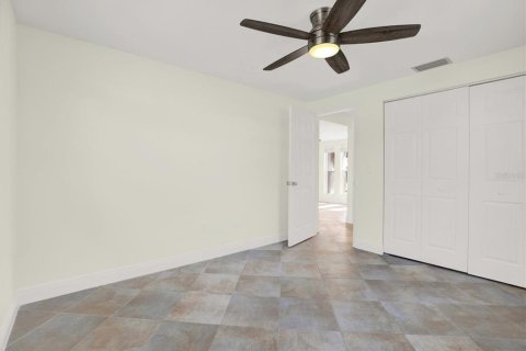 House in Hudson, Florida 3 bedrooms, 159.05 sq.m. № 1751083 - photo 15