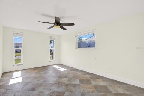 House in Hudson, Florida 3 bedrooms, 159.05 sq.m. № 1751083 - photo 18